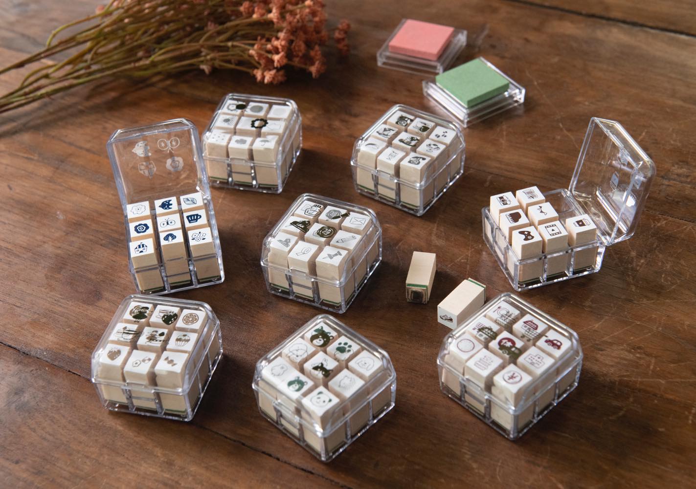 BEVERLY Notebook Aibo Stamp Set Set of wooden rubberstamps to decorate your planners and notebooks with. Set has 9 rubberstamps in a plastic case.