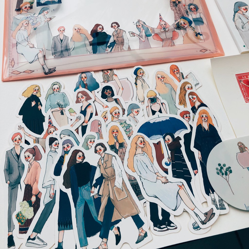 Dearest 30 pcs Sticker Set in a Metal Tin