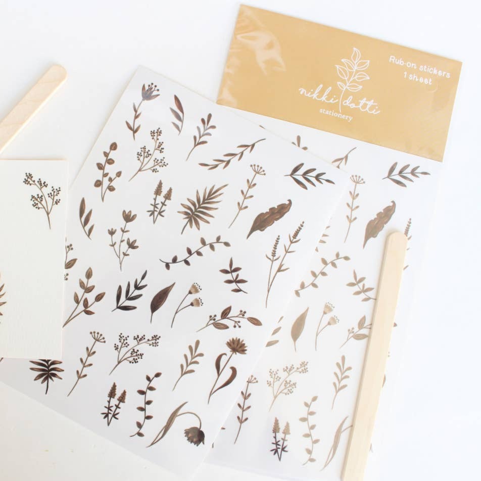 Nikki Dotti Rub on stickers - Autumn Flowers One sheet in size A6 + wooden stick