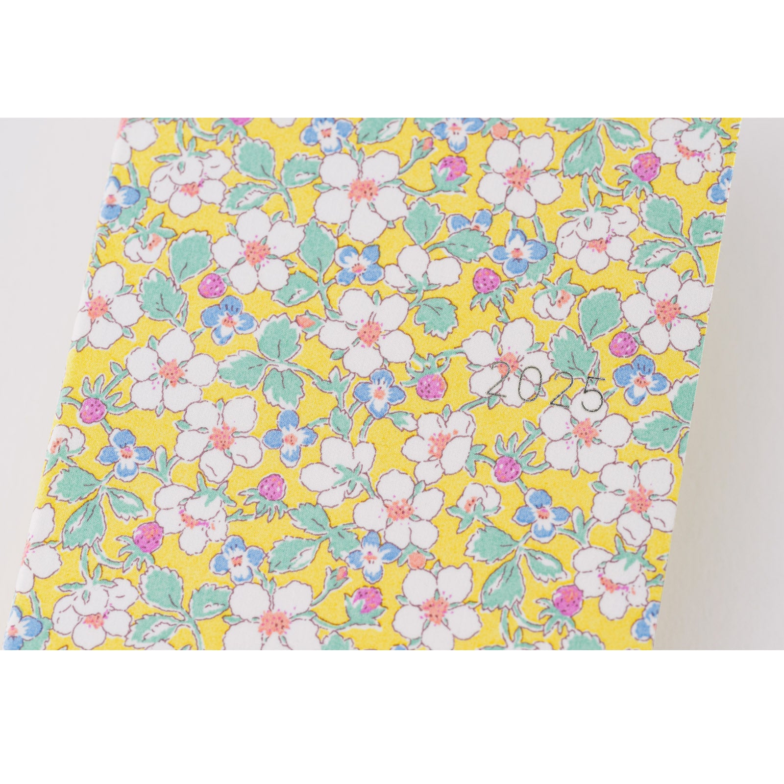 HON A6 2025 ENG Liberty Fabrics: Paysanne Blossom