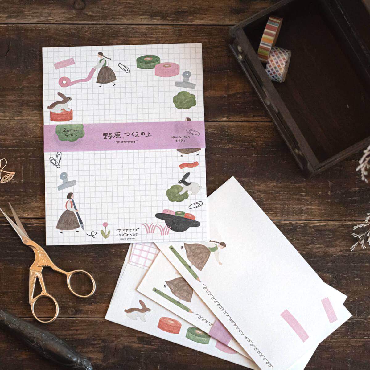 Necktie Letter Set On the desk