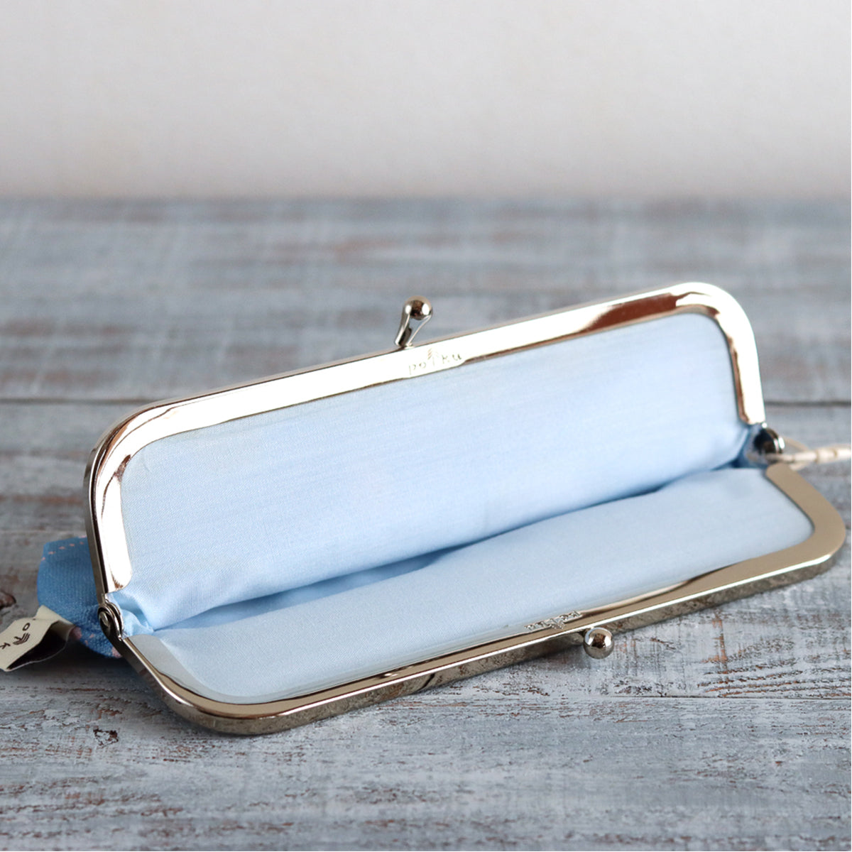 Pen Case Polku Metsämarja