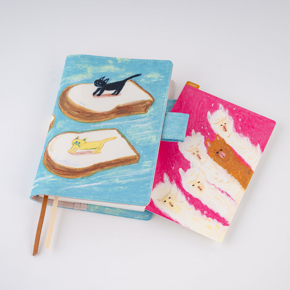 Hobonichi Pencil Board for A6 Size Keiko Shibata - Upwind alpacas This pencil board features an illustration created by Keiko Shibata. In this pencil board you can find cute alpacas in the wind.