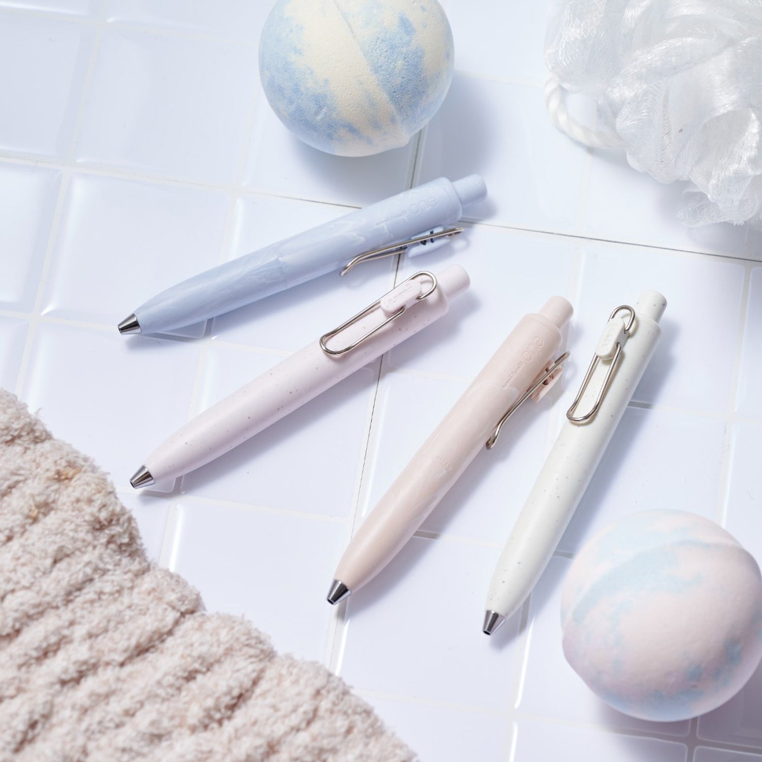 Mitsubishi Uni-Ball One P Gel Pen Bath Bomb Color Savon 0.38